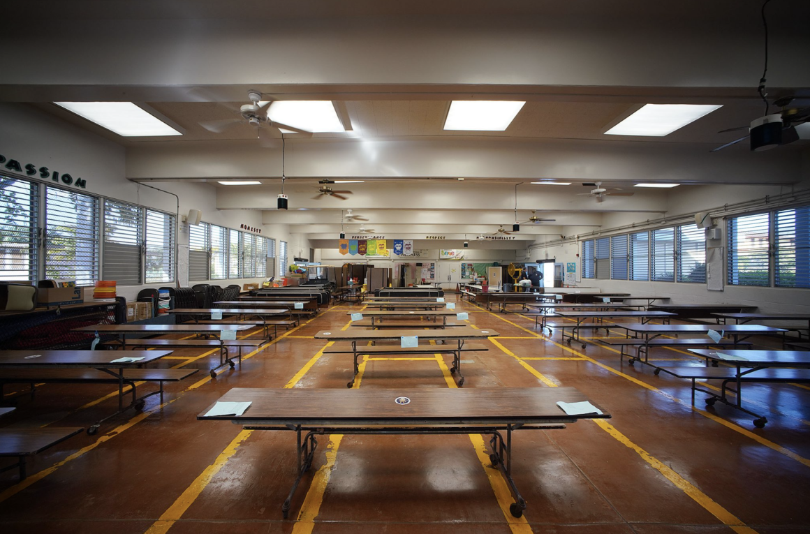 A cafeteria at Honowai Elementary School in Waipahu. (Cory Lum/Civil Beat/2021)
